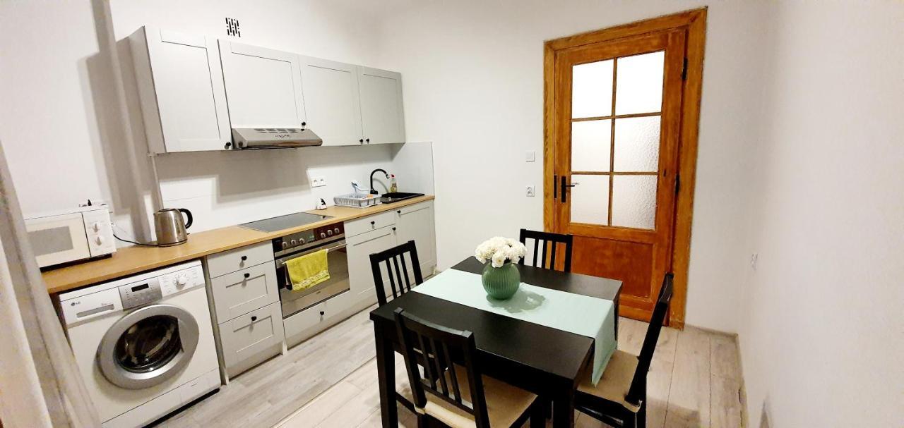Separated Kitchen, Fast Internet Aleja 3 Maja 2M80 Warszawa Exteriör bild