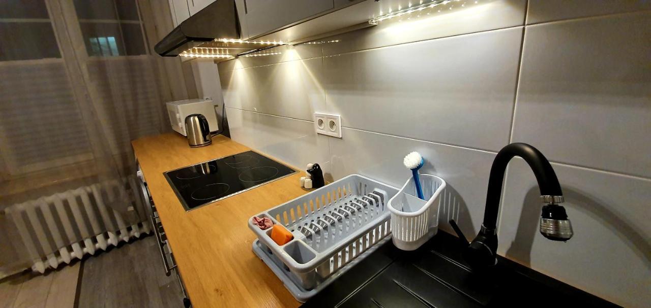 Separated Kitchen, Fast Internet Aleja 3 Maja 2M80 Warszawa Exteriör bild